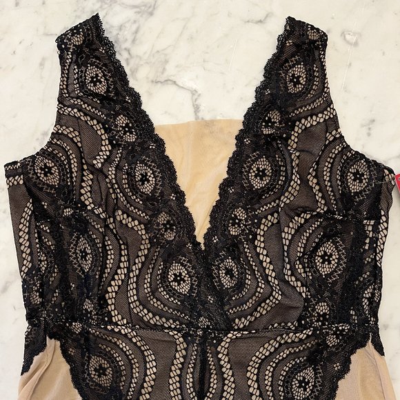 New with tags UP ALL NIGHT Black Lace & Nude Mesh Bodysuit Size Large - Picture 4 of 8